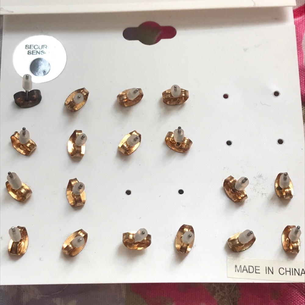 Earings - Picture 3 of 3